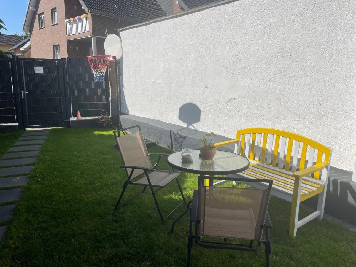 Gemütliche 1-Zimmer Wohnung mit eigenem Eingang Wesseling Exterior foto